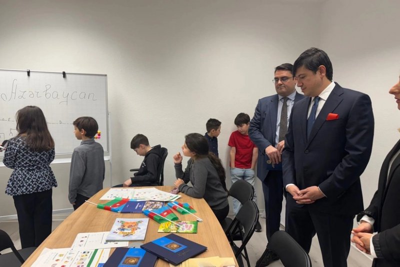 Ştutqart şəhərində Azərbaycan Evi və həftəsonu məktəbi açılıb