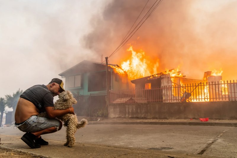 At least 18 dead as wildfires sweep through Chile -  VIDEO 