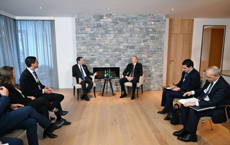 Prezident İlham Əliyev Davosda İsrail Dövlətinin Prezidenti ilə görüşüb