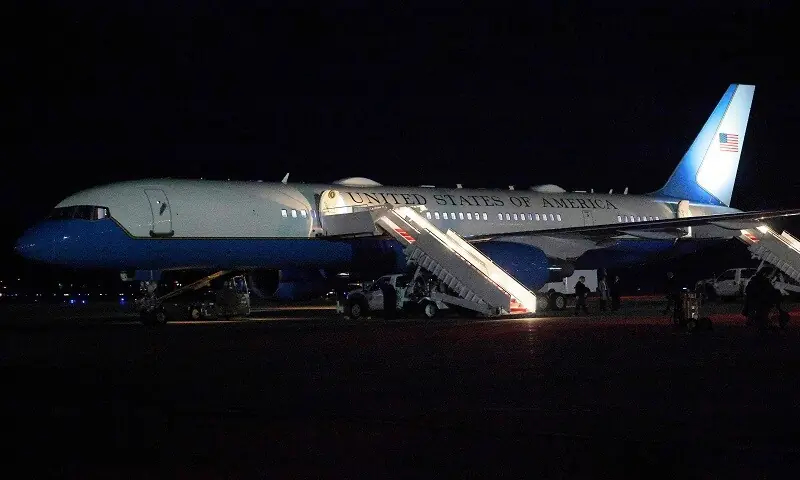 Trump’s plane returns to US due to 'electrical issue' shortly after takeoff for Davos