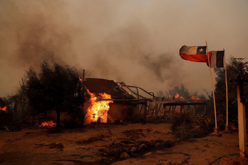 Suspect arrested in deadly Chile wildfires