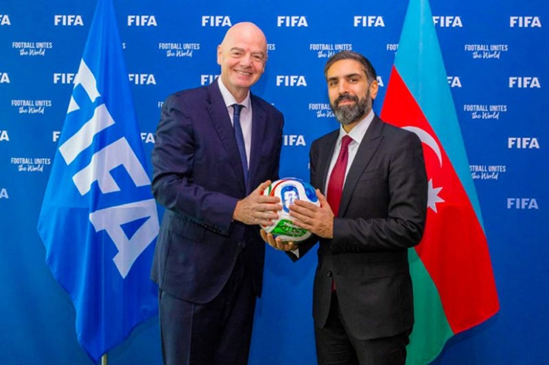 AFFA President Rovshan Najaf meets FIFA's Infantino in Davos
