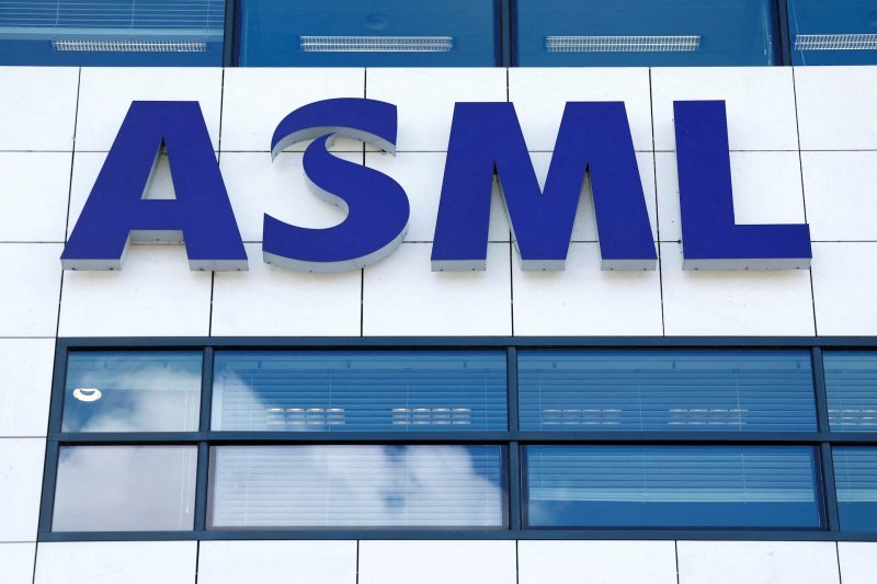 ASML posts strong profit growth, sees AI-driven upside