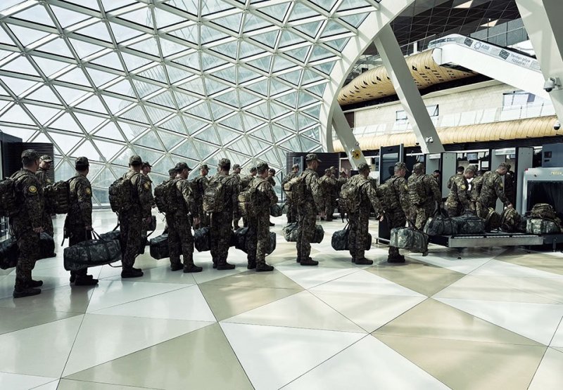 Azerbaijani servicemen head to UAE for joint drills