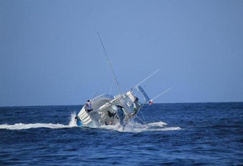 Boat capsizes off Oman Coast, three French tourists killed