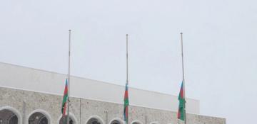 Xankəndi, Xocalı və Ağdərədə 20 Yanvar faciəsi ilə əlaqədar bayraqlar yarıyadək endirilib