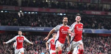 Arsenal face Man Utd test as City search for spark