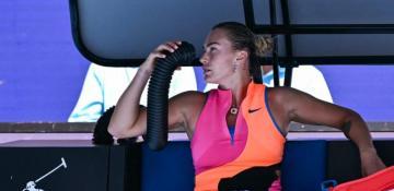Australian Open: Sabalenka into semis despite heat