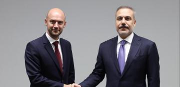 Türkiyə və Fransa XİN başçıları Rusiya-Ukrayna müharibəsini müzakirə etdi