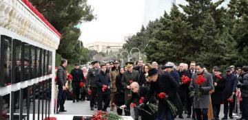 Diplomatic corps reps pay tribute to Azerbaijani martyrs