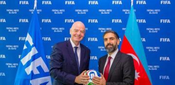 Rövşən Nəcəf FIFA prezidenti ilə görüşüb