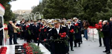 Prokurorluq əməkdaşları 20 Yanvar şəhidlərini anıb