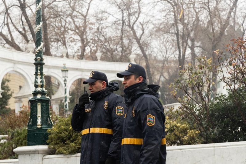 Polis əməkdaşları qeyri-sabit hava şəraitinə görə fəaliyyətini artırıb
