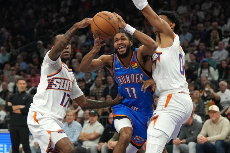Oklahoma City Thunder cruise past Phoenix Suns 136-109