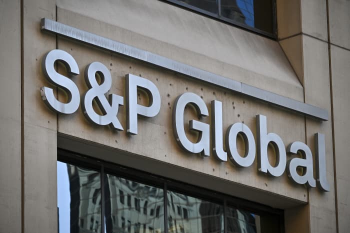 S&P: Özəl sektorun borc yükü Azərbaycanda region üzrə minimal səviyyədədir