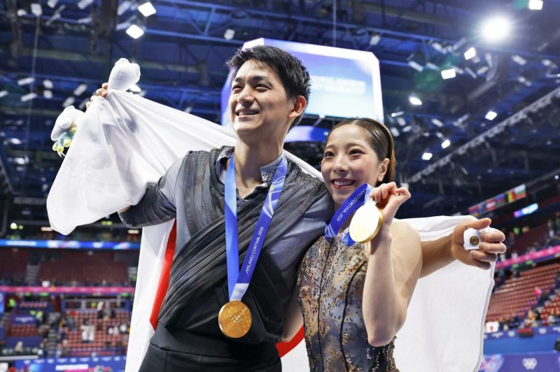 Miura, Kihara win Japan's 1st pairs gold with record free skate