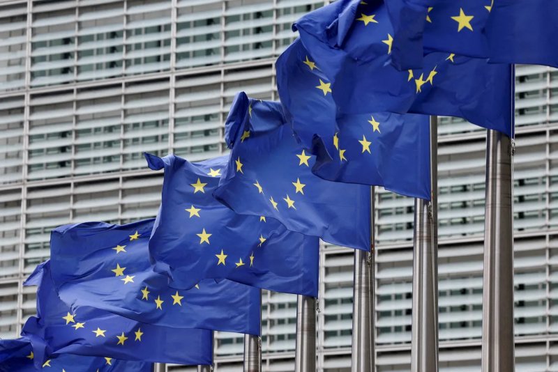 EU extends Zimbabwe arms embargo until 2027