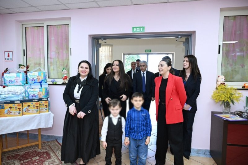 Leyla Əliyeva Tiranada “Hannah və Rosafa” uşaq evini və xəstəxananı ziyarət edib