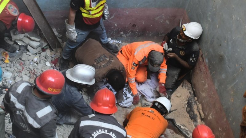At least 16 dead as gas explosion collapses building in Pakistan