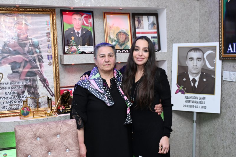 Leyla Əliyeva şəhid ailəsini ziyarət etdi