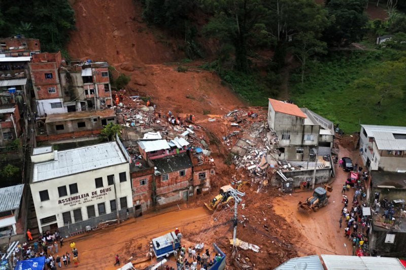 Death toll from heavy rains in Brazil rises to 30