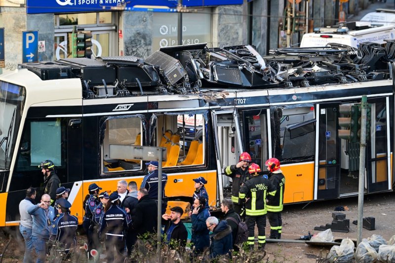 At least two dead, dozens injured in Milan tram derailment