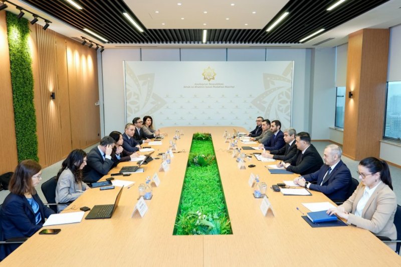 Azerbaijan, IMF discuss pension reforms, labor market innovations