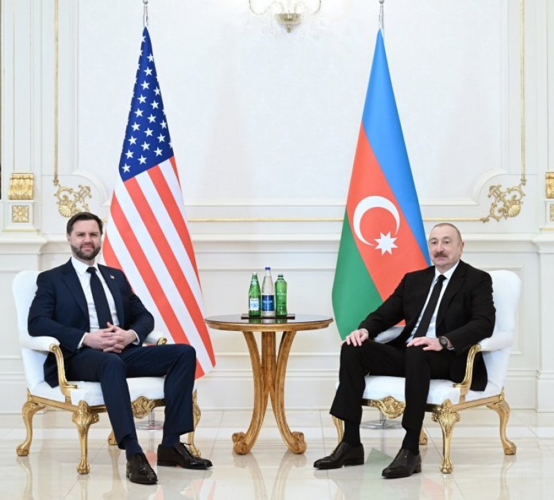  President Aliyev holds limited-format meeting with JD Vance in Baku 