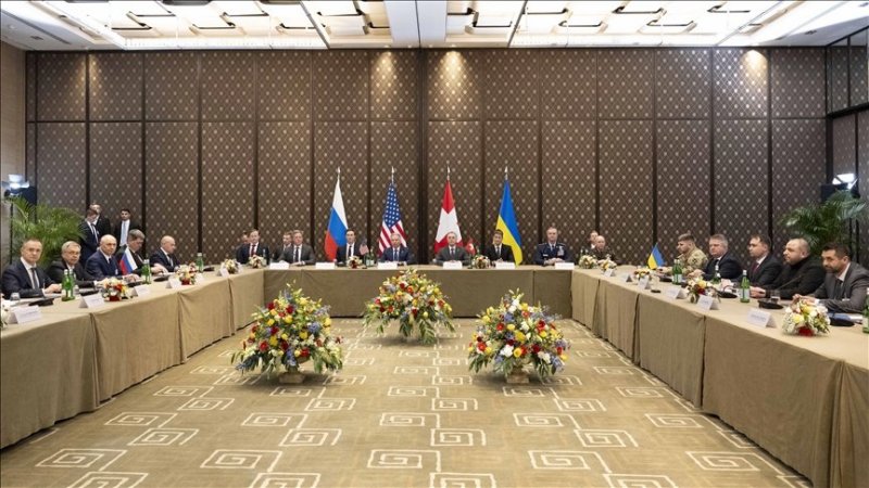 Ukraine, Russia, US start talks in Geneva