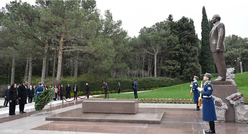 Ethiopian PM pays tribute to Azerbaijan's National Leader Heydar Aliyev