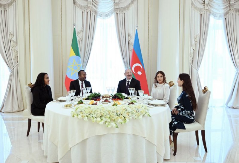 Official luncheon hosted in honor of Ethiopian premier in Baku