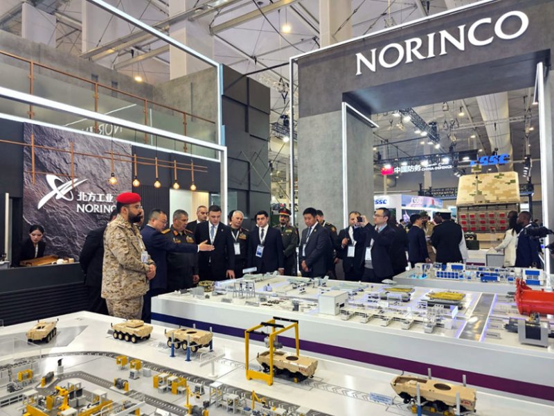 Azerbaijani delegation attends World Defense Show