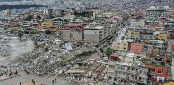  “Əsrin fəlakəti”: Türkiyə 53 mindən çox qurbanını anır 