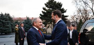 Paşinyan ABŞ-ın vitse-prezidenti ilə görüşüb