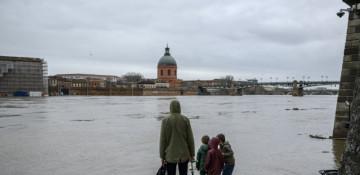 Storm Nils leaves 1 dead, 850,000 homes without power in France