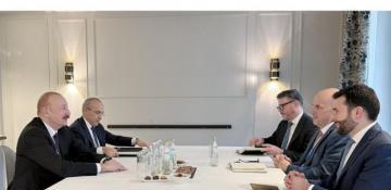 President Ilham Aliyev meets with Oracle Corporation CEO in Munich