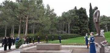 Ethiopian PM pays tribute to Azerbaijan's National Leader Heydar Aliyev