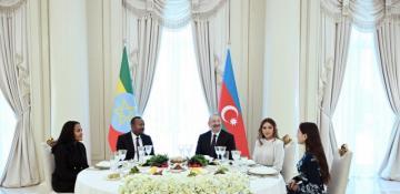 Official luncheon hosted in honor of Ethiopian premier in Baku