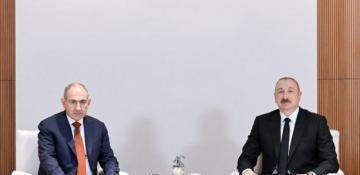  Azerbaijani president, Armenian premier hold expanded meeting in Abu Dhabi 