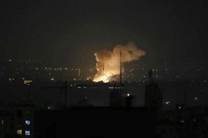 Iran strikes up to 30 US, Israeli targets