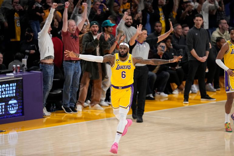 LeBron James breaks Kareem Abdul-Jabbar's NBA record for career field goals