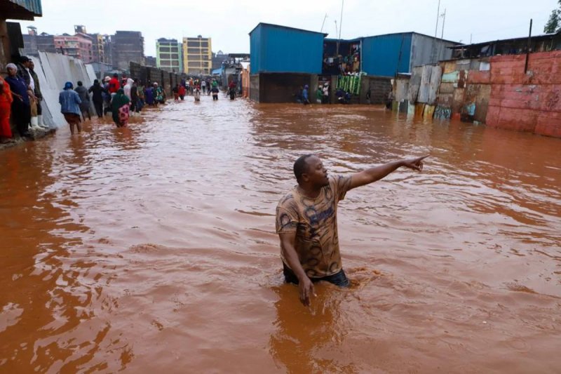 Heavy rains and flooding kills at least 23 in Nairobi