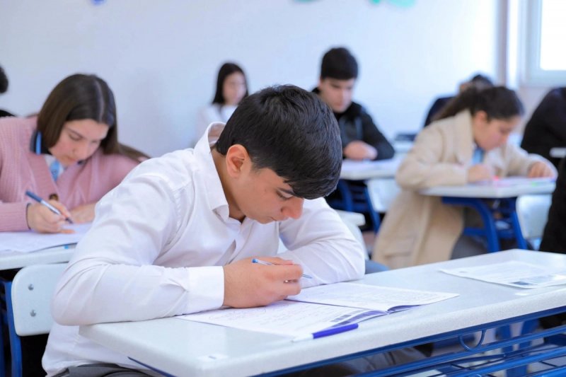 Bu gün 58 mindən artıq şagird buraxılış imtahanında iştirak edəcək