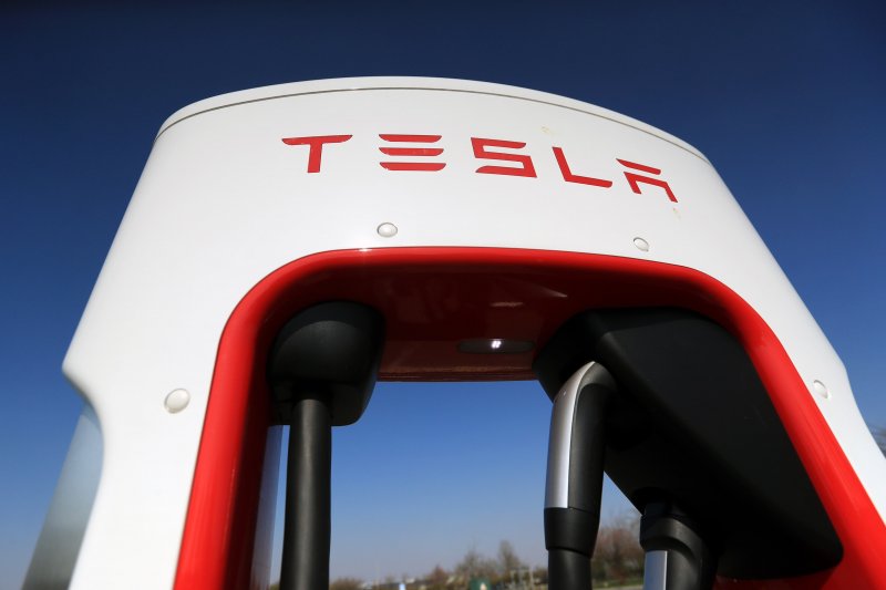 Tesla enters UK electricity market with new licence