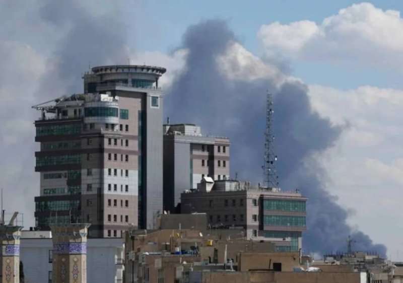 İsrail Tehran, Şiraz və Əhvazdakı hərbi obyektlərə aviazərbələr həyata keçirib