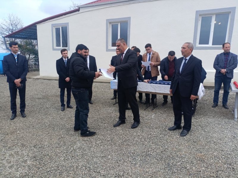 Xocavəndin Xanoba kəndində köçən 25 ailəyə evlərinin açarları təqdim olunub