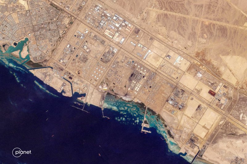 Aerial attack targets Saudi Aramco-Exxon refinery in Yanbu