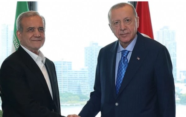   Pezeşkian Ərdoğana regiondakı mövqeyinə görə təşəkkür edib  