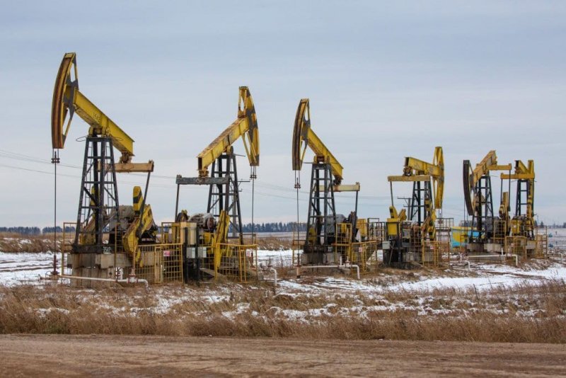 Trump team weighs impact of $200 oil scenario