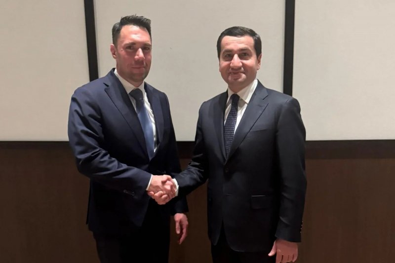 Hikmət Hacıyev Budapeştdə Marsell Biro ilə görüşüb